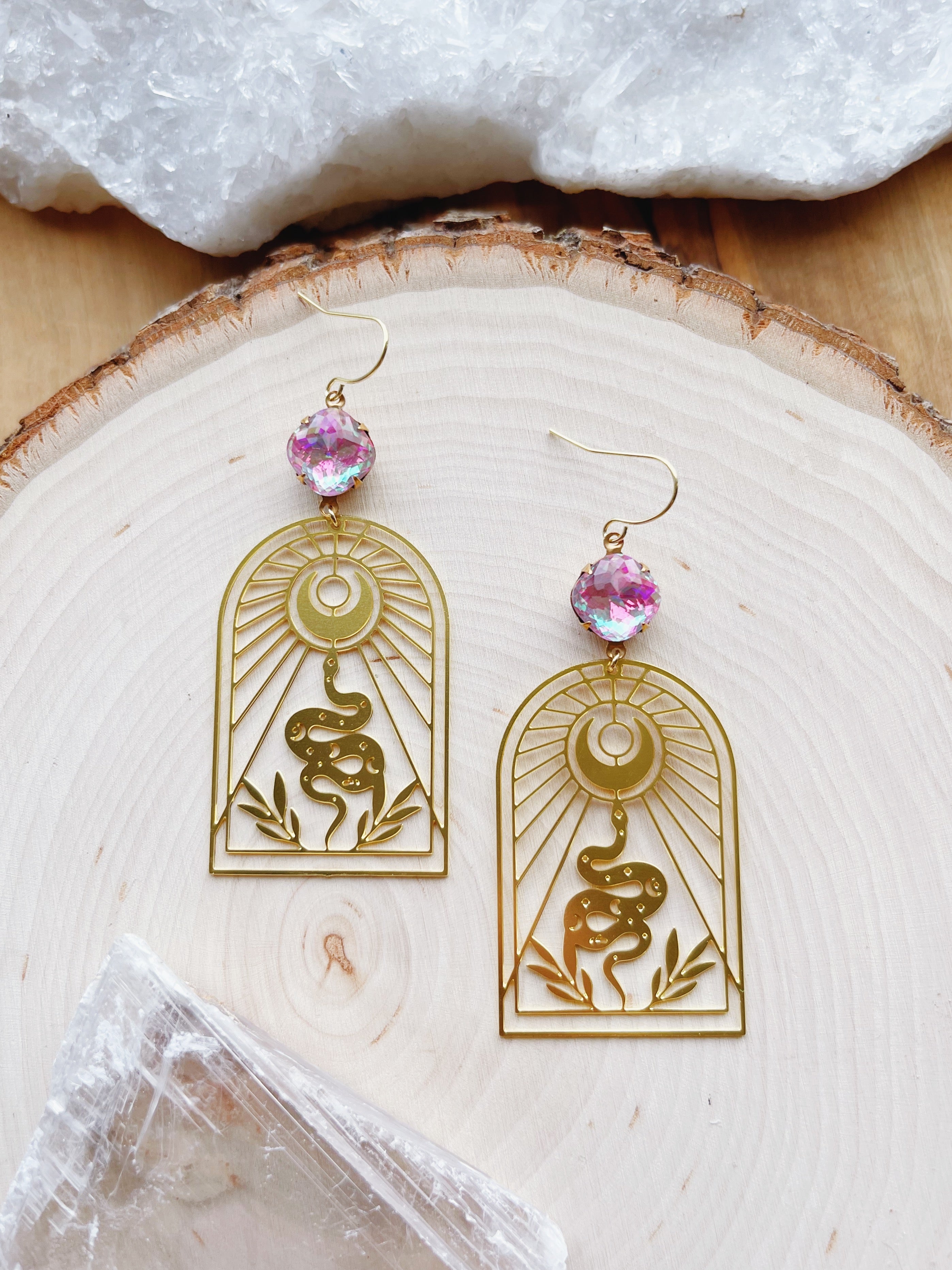 Serpent Shadows – Coco and Chamomile